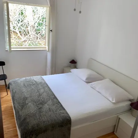 Sanja بيت ضيافة ميميتسا